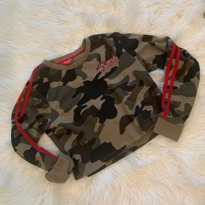 Guess cropped camouflage sweatshirt